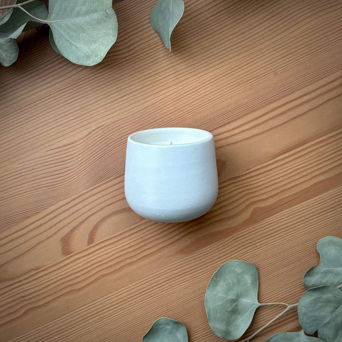 Organic Candle in Alabaster Petite Ceramic