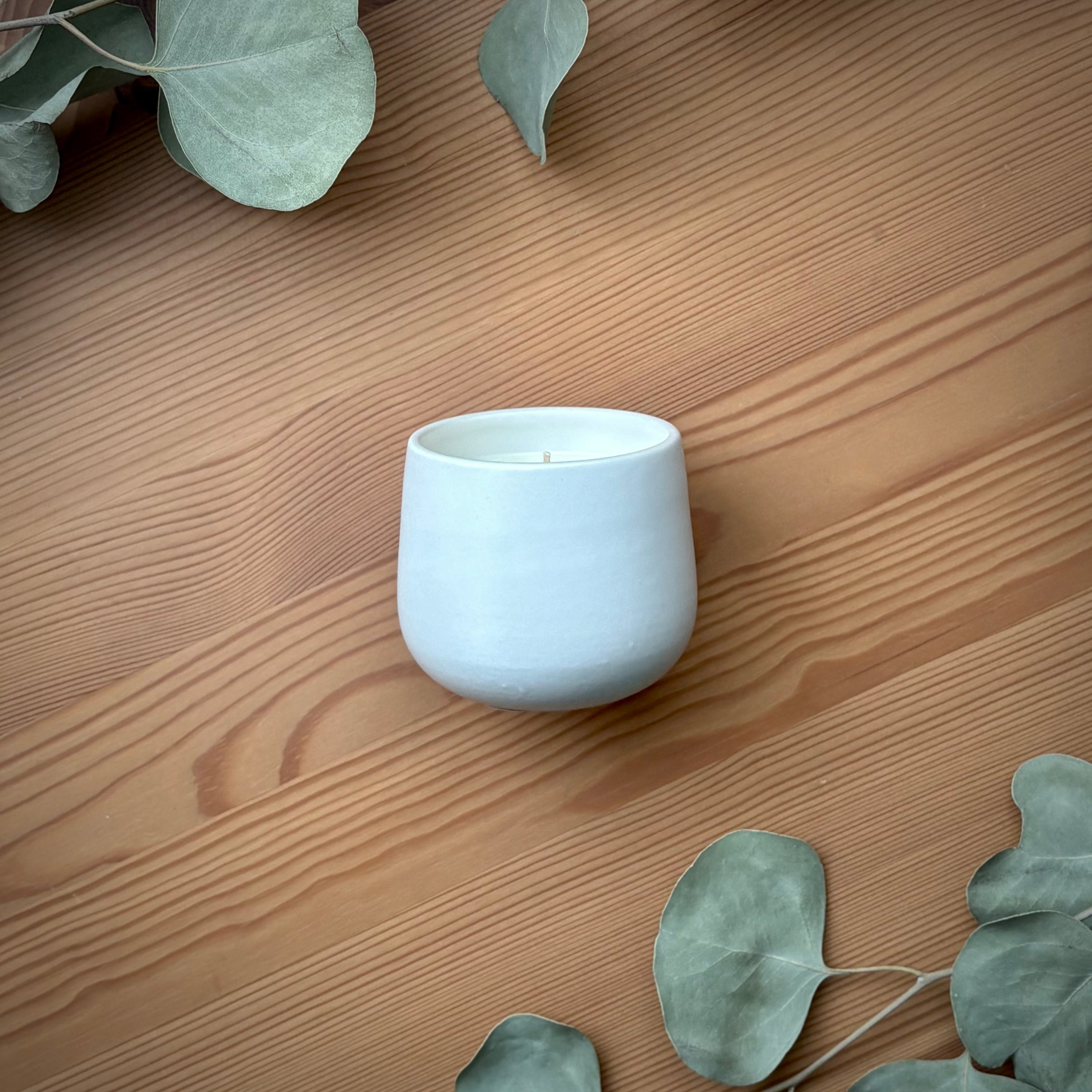 Organic Candle in Alabaster Petite Ceramic